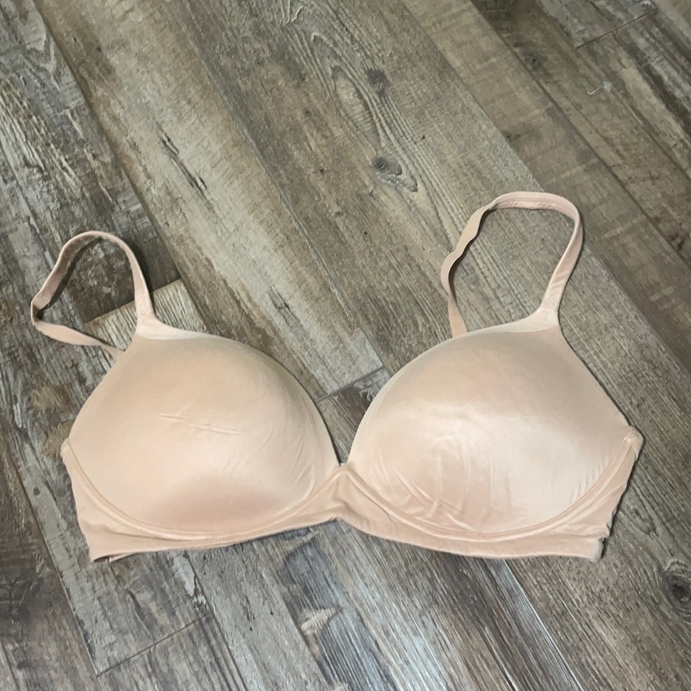 Victoria Secret Nude Bra no underwire 34DD